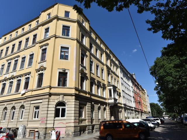 Dresden Neustadt ruhige Lage: 2 Raum Whg Dielenfußboden CO 2.OG Mi li E11