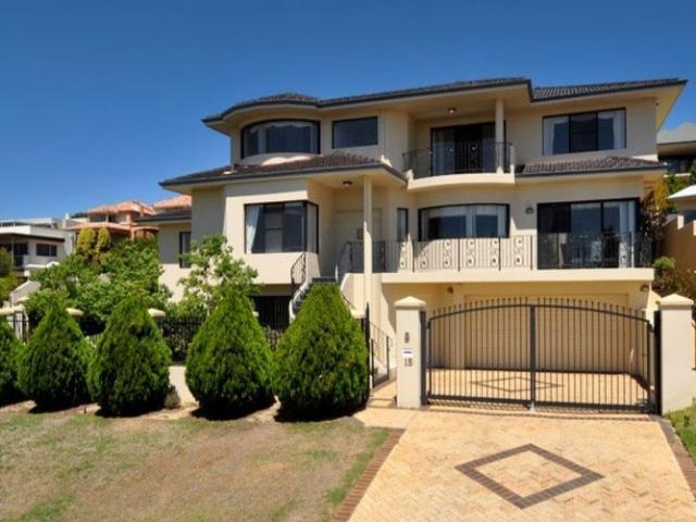 DRESS CIRCLE LOCATION WITH AMAZING RIVER VIEWS