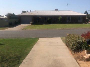 Drive your Golf Cart to Tocumwal golf Club and Bowls Club