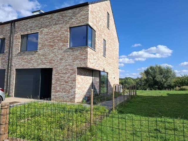 Driegevel nieuwbouw te huur in Dilbeek