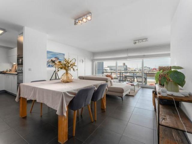 Drieslaapkamerappartement met zicht op de jachthaven