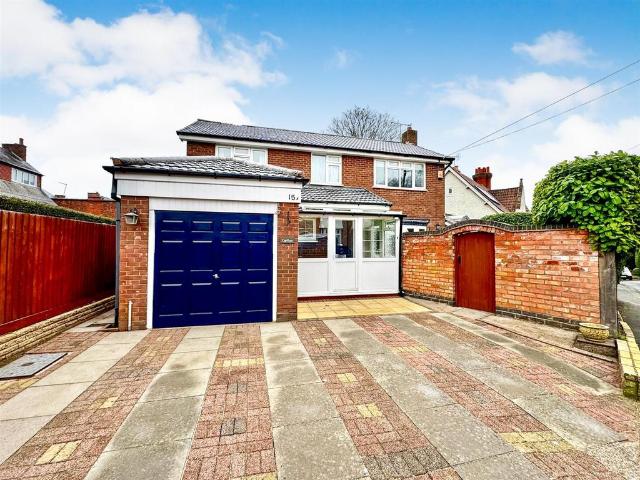 Driffold, Sutton Coldfield B73 3 bed detached house to rent £1,995 pcm £460 pw