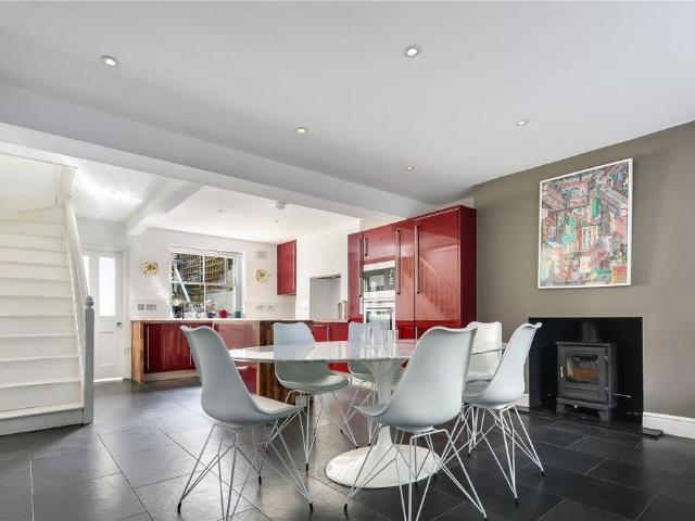 Driffield Road, Bow, London, E3 2 bed terraced house to rent £4,000 pcm £923 pw