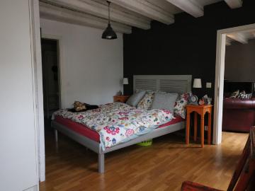 Dringend – ab dem 1. Juli – Wohnung mit großer Terrasse im Herzen der Altstadt von Estavayer
