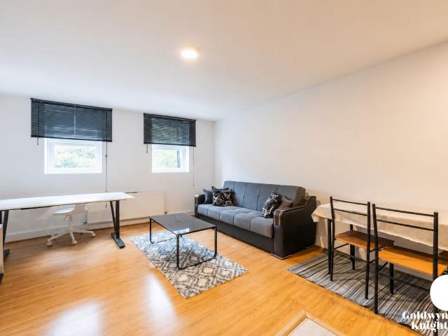 Driss Apartments, London E3, 1 bed flat to rent, £1,800 pcm | PrimeLocation