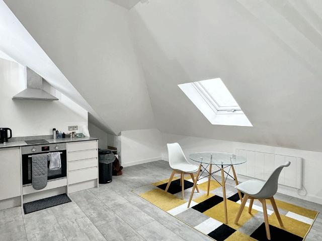 Drum Lane, Ashford TN23, 2 bed flat to rent, £1,100 pcm | PrimeLocation