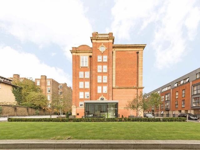 Drummond Way, London N1 2 bed flat to rent £3,200 pcm £738 pw