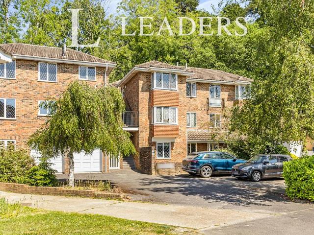 Drummond Court, Drummond Close. 2 bed flat to rent £1,375 pcm £317 pw