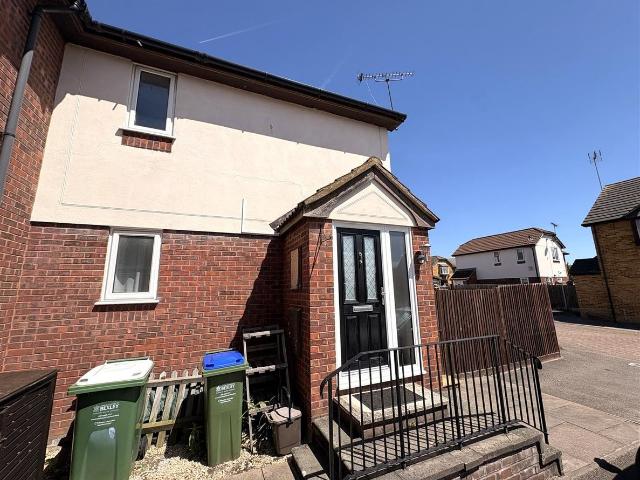 Drummond Close, Erith DA8, 1 bed maisonette to rent, £1,400 pcm | PrimeLocation