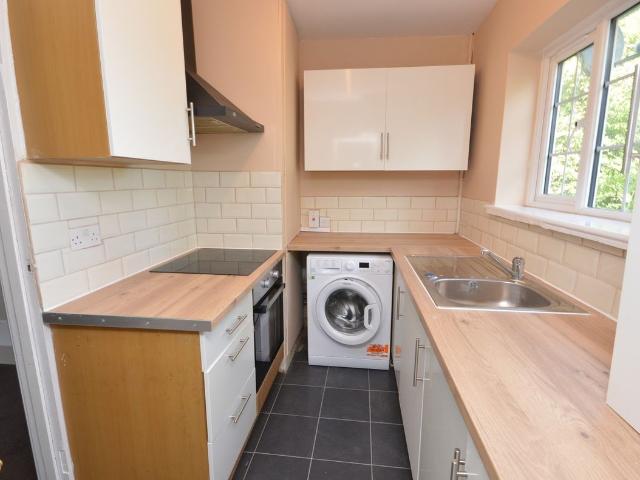 Drummond Gardens, Christ Church Mount, Epsom, Surrey. KT19, 2 bed flat to rent, £1,500 pcm | PrimeLocation