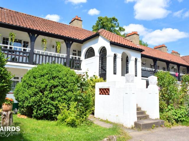 Drummond Gardens, Epsom, Surrey KT19, 2 bed flat to rent, £1,500 pcm | PrimeLocation