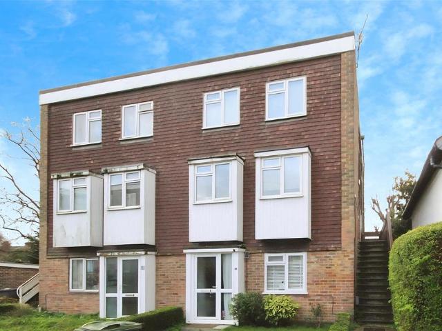 Drummond Road, Guildford, Surrey, GU1 2 bed maisonette to rent £1,800 pcm £415 pw