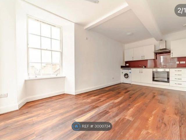 Drummond St, Edinburgh EH8, 3 bed flat to rent, £2,695 pcm | PrimeLocation