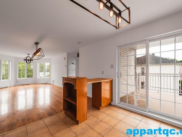 Drummondville – Libre ! Haut de triplex 5 1/2 entièrement rénové