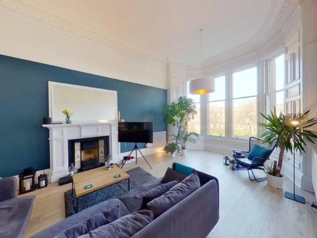 Drumsheugh Place, Edinburgh, EH3 2 bed flat to rent £1,995 pcm £460 pw