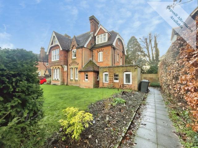 Dry Hill Road, Tonbridge TN9, 2 bed flat to rent, £1,400 pcm | PrimeLocation