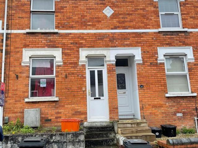 DRYDEN STREET, SWINDON SN1 2 bed terraced house to rent £1,200 pcm £277 pw