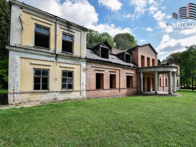Dwór z parkiem 10 ha, odrestaurowany, polecam!