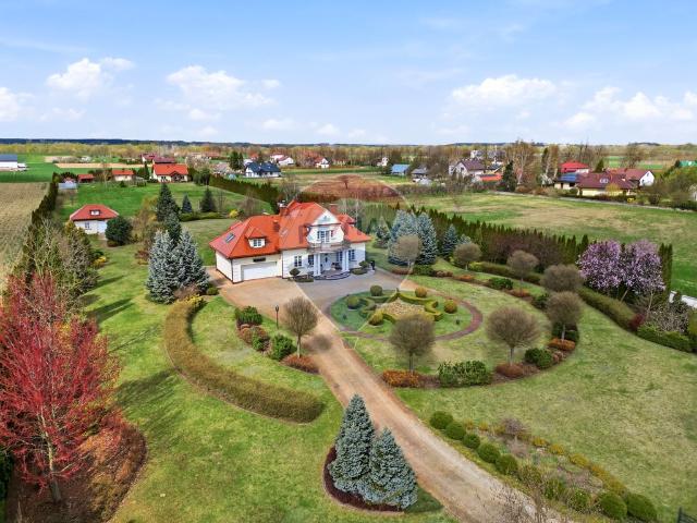 Dworek przy Zamku | 0,5 ha zieleni | wynajem ul. Podzamcze, Baranów Sandomierski