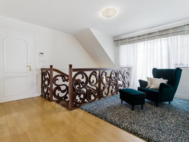 Dworek przy Zamku | 0,5 ha zieleni | wynajem