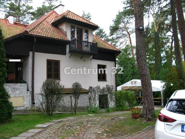 Dworek z restauracją i hotelem na sprzedaż