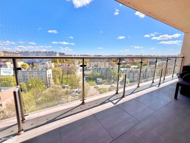 Dwa pokoje z pięknym widokiem w apartamentowcu Kielce, Sady