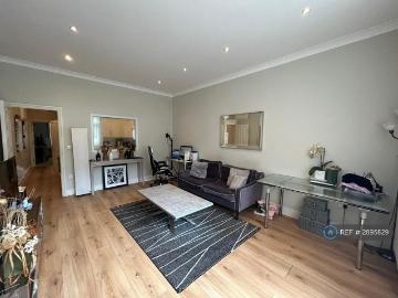 Dwight Road, Watford, WD18 1 bed flat to rent £1,450 pcm £335 pw