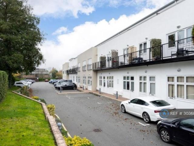 Dwight Road, Watford, WD18 1 bed flat to rent £1,475 pcm £340 pw