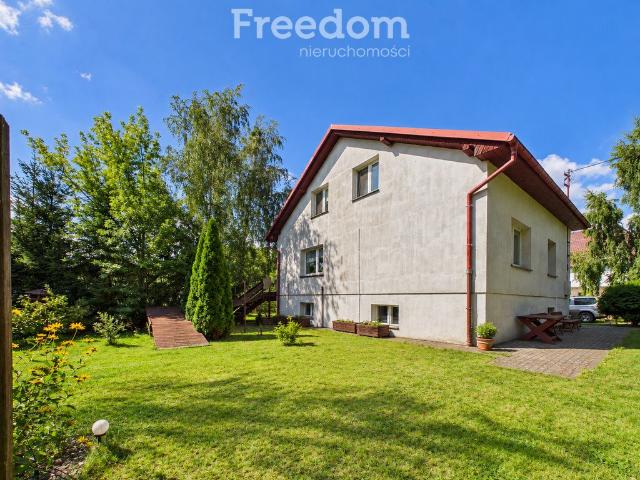 Dwukondygnacyjny dom 150 m2 w Franku blisko natury