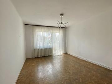 Dwupokojowe mieszkanie z balkonami, centrum Brzozowa