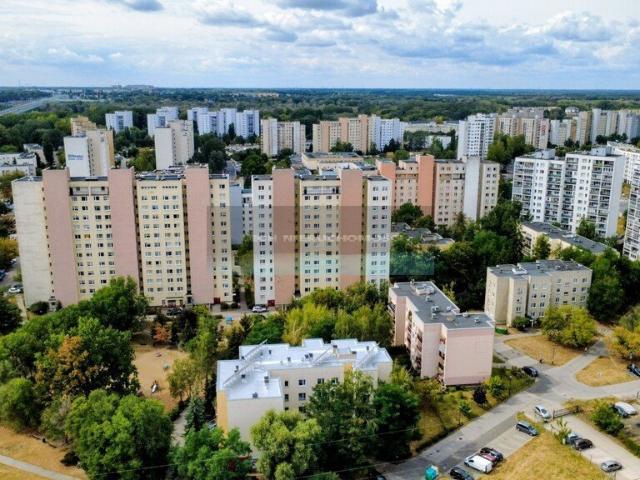 Dwupokojowe mieszkanie z balkonem blisko Galerii Północnej