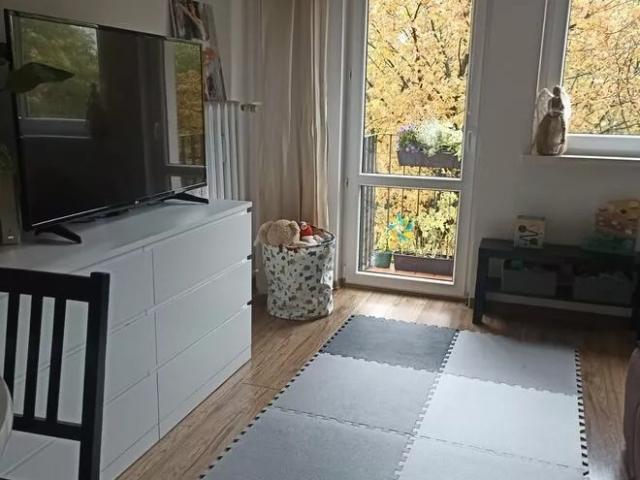 Dwupokojowe mieszkanie z balkonem i widokiem na zieleń
