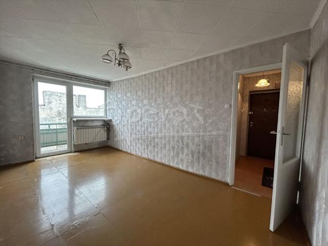 Sprzedam funkcjonalne 2 pokojowe mieszkanie z balkonem i parkingiem
