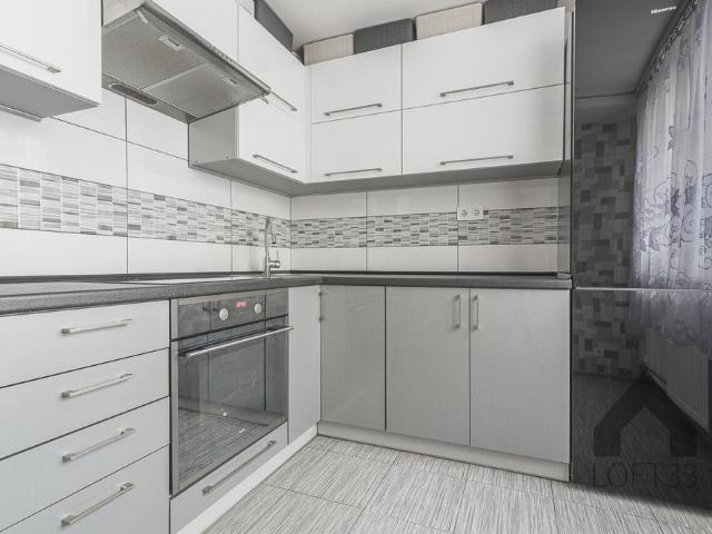 Dwupokojowe mieszkanie z balkonem na osiedlu Stałym w Jaworznie do wynajęcia | Spacer 3D