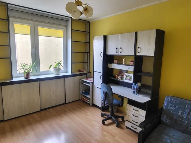 Do sprzedania przestronne 2 pokojowe mieszkanie z dużym balkonem 4,5 m²