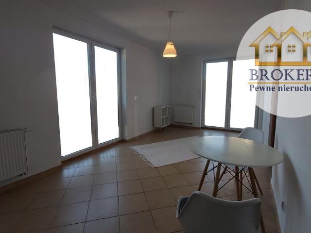 Dwupokojowe mieszkanie z dużym tarasem 8,5 m² polecam!