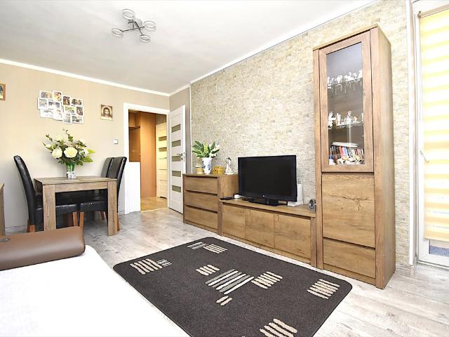 Dwupokojowe mieszkanie 35 m² z balkonem, garażem polecam!