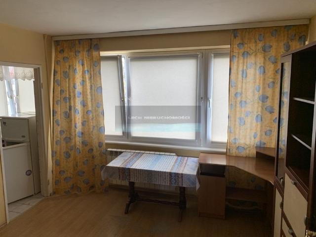 Dwupokojowe mieszkanie 32 m² w Ożarowie Mazowieckim stan do remontu