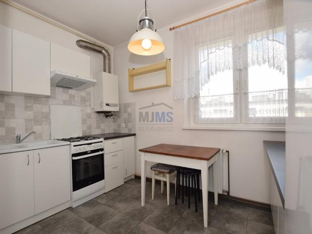 Dwupokojowe mieszkanie 49,35 m² w Rumi blisko centrum z dużym potencjałem aranżacyjnym