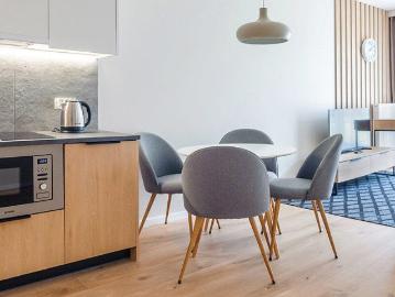 Apartament z ogródkiem, blisko plaży, 2 pokoje, Jastrzębia Góra