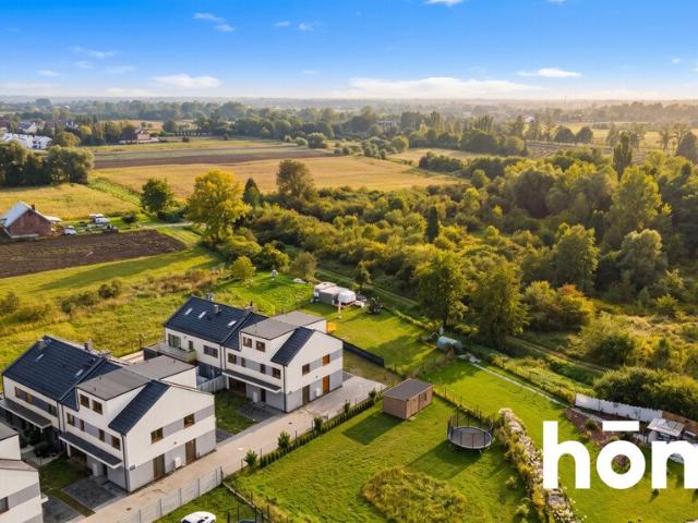 Dwupoziomowe 115 m² prywatność i komfort w Radwanicach