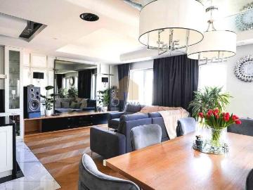 Dwupoziomowe 115 m² z tarasem i panoramicznym widokiem