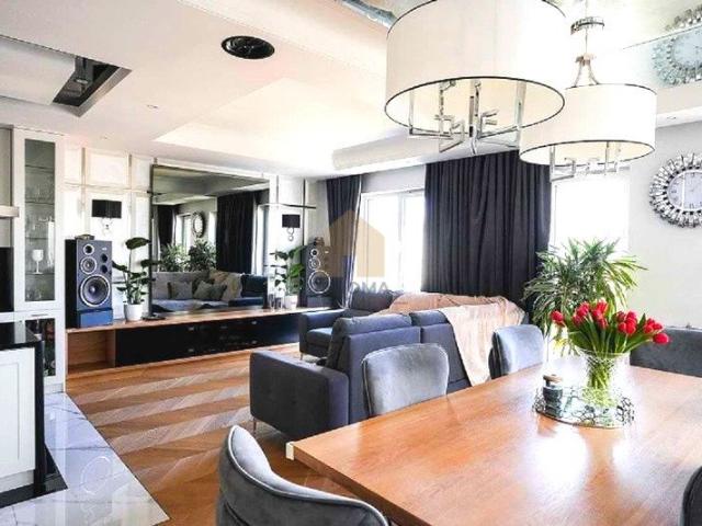 Dwupoziomowe 115 m² z tarasem i panoramicznym widokiem