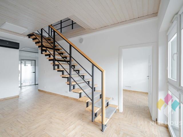 Sprzedam dwupoziomowe mieszkanie 120 m² z balkonami i klimatyzacją
