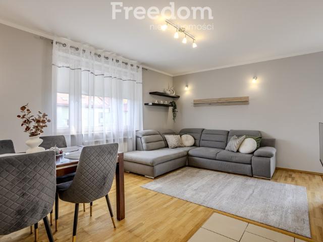Dwupoziomowe 90 m² z aneksem i balkonem w Ełku