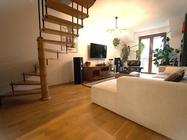 Do sprzedania przestronne dwupoziomowe mieszkanie 81,5 m² w Kielcach