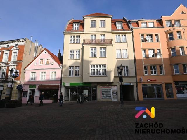 Dwupoziomowe mieszkanie w kamienicy, 153 m2, centrum