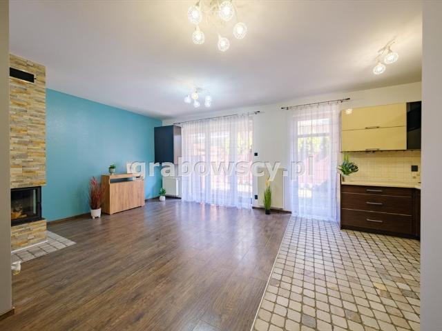 Sprzedam dwupoziomowe mieszkanie 62 m² z ogródkiem i balkonem