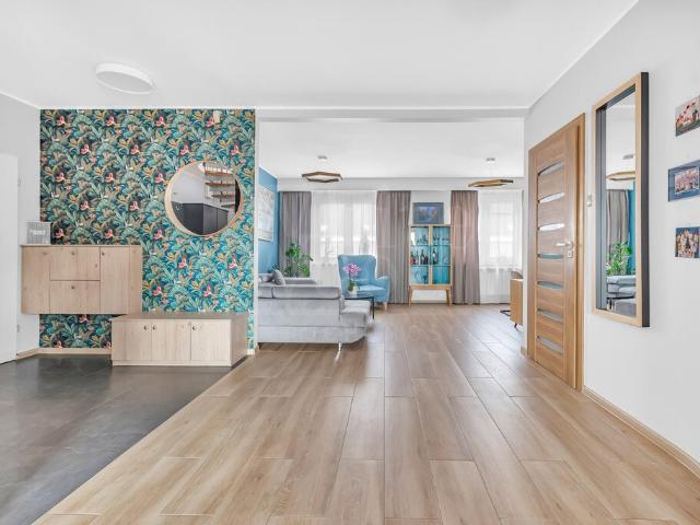 Dwupoziomowe mieszkanie z tarasem 80 m² i garażem