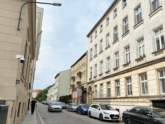 Zapraszam do obejrzenia dwupoziomowego mieszkania z tarasem w centrum Poznania